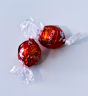 2x Lindt Lindor Milk Chocolate 